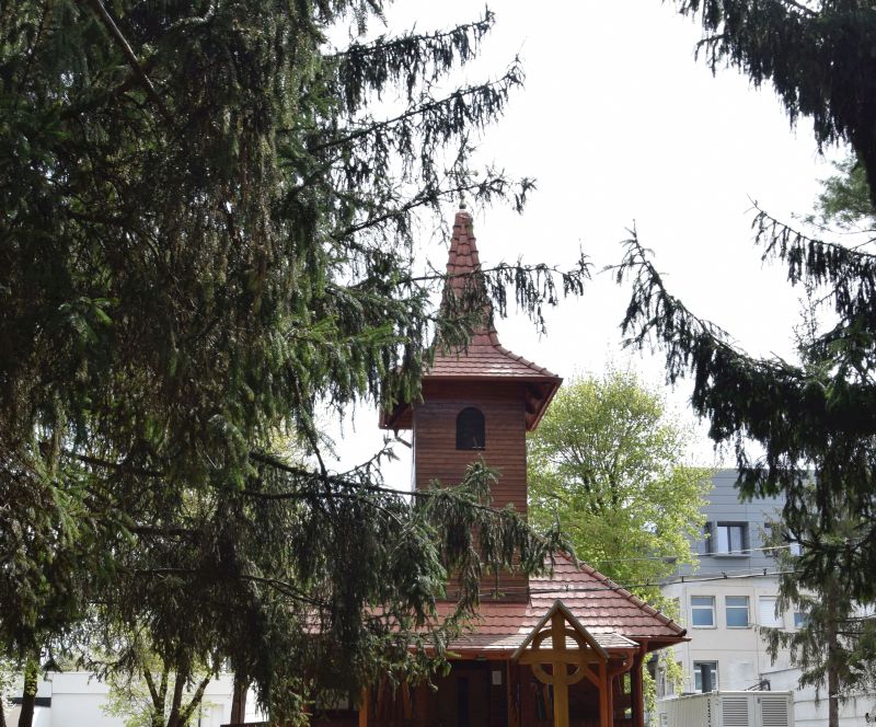 Biserica cu hramul „Sfinții Arhangheli Mihail și Gavril” din curtea spitalului din Alba Iulia