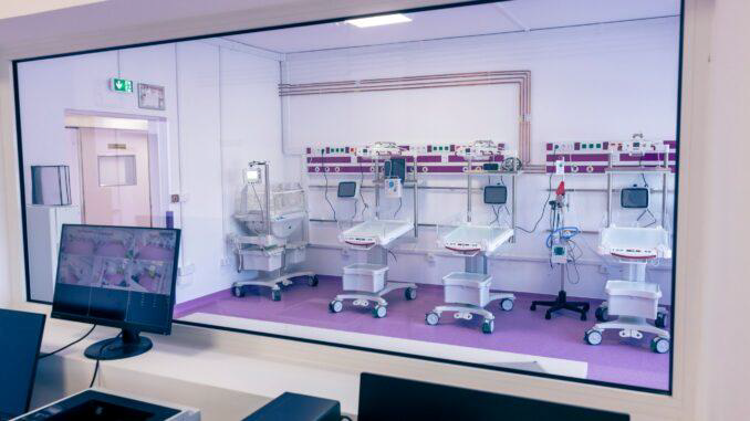 Secția de Neonatologie a Spitalului Județean de Urgență Alba Iulia a fost modernizată și dotată în urma unui proiect de investiții de peste 7 milioane de lei